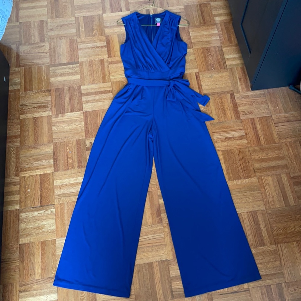 Vince Camuto Jumpsuit 💙🦋